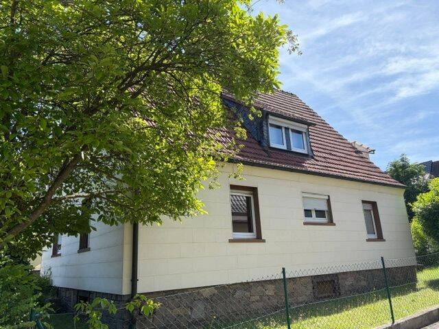 Tolles Grundstück mit 1-2 Familienhaus in guter Lage von Goldbach, 63773 Goldbach