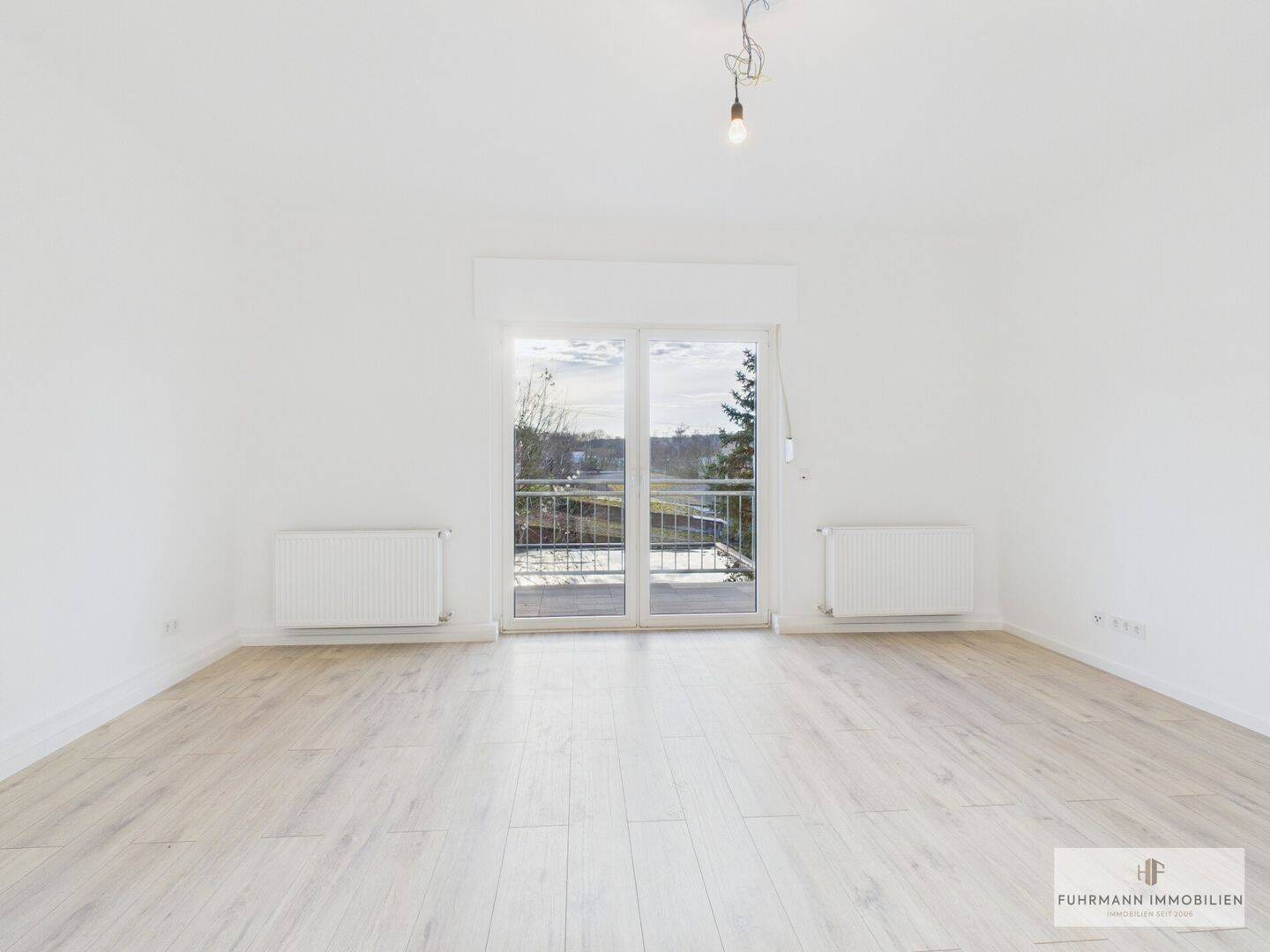 „Modernisierte, lichtdurchflutete Wohnung mit Balkon, Einbauküche & Garage“, 66130 Saarbrücken
