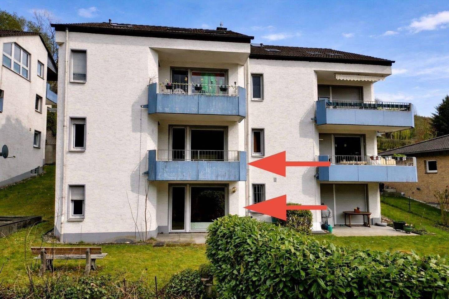 Wohnen im Grünen: Eigentumswohnung mit Terrasse und Balkon in Gummersbach, 51645 Gummersbach