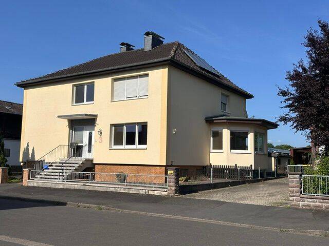 Gepflegtes Wohnhaus mit großzügigen Raumangebot in naturnaher Wohnlage von Homberg-Caßdorf, 34576 Homberg (Efze)