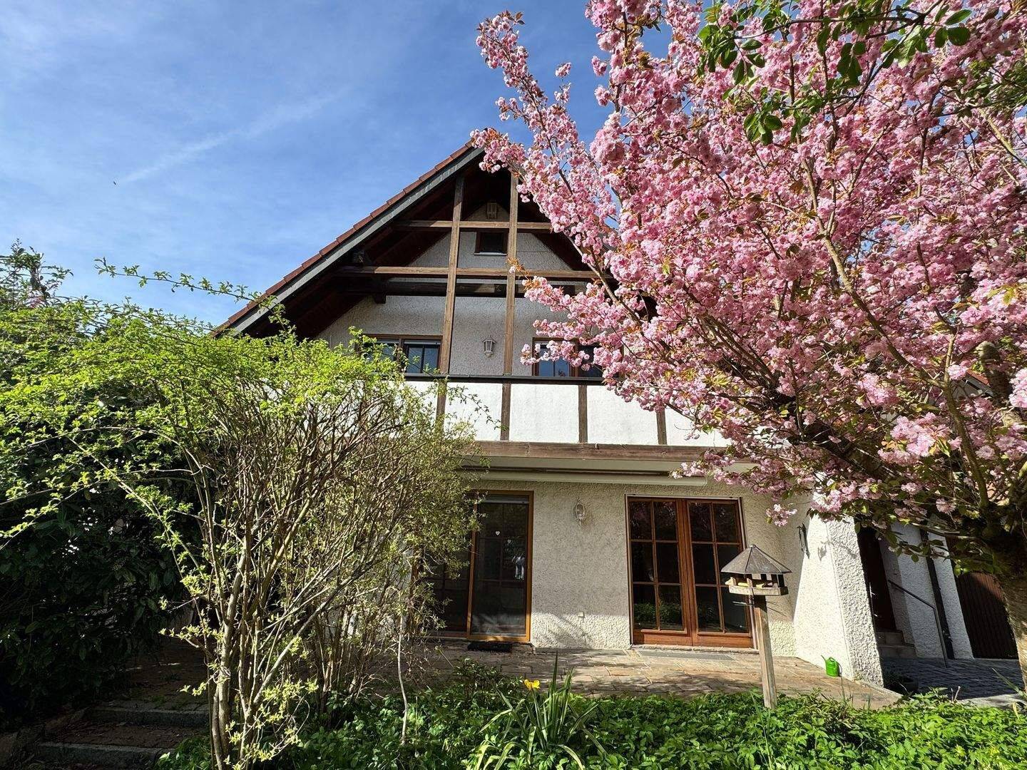 Waldrand am Reichswald: Haus mit Einliegerwohnung und direktem Waldzugang, 90475 Nürnberg