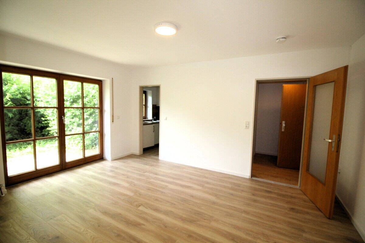 Sehr gepflegte 2-Zi.-Wohnung mit Terrasse und Stellplatz, 94086 Bad Griesbach i. Rottal