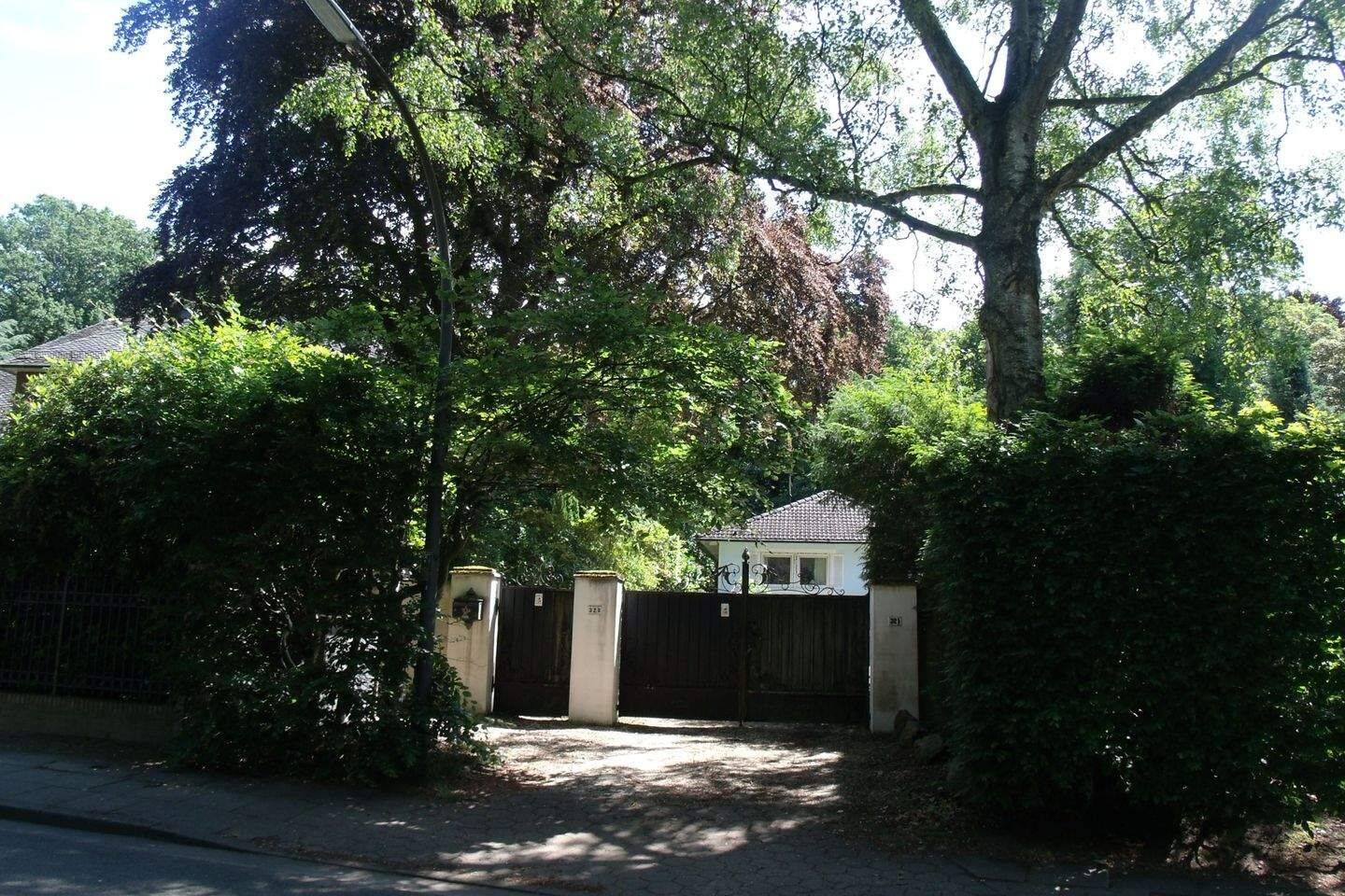 HAMBURG- RAHLSTEDT: VILLENLAGE! INVESTOREN / BAUTRÄGER-GRUNDSTÜCK FÜR 5 WOHNEINHEITEN, 22143 Hamburg (Wandsbek Rahlstedt)