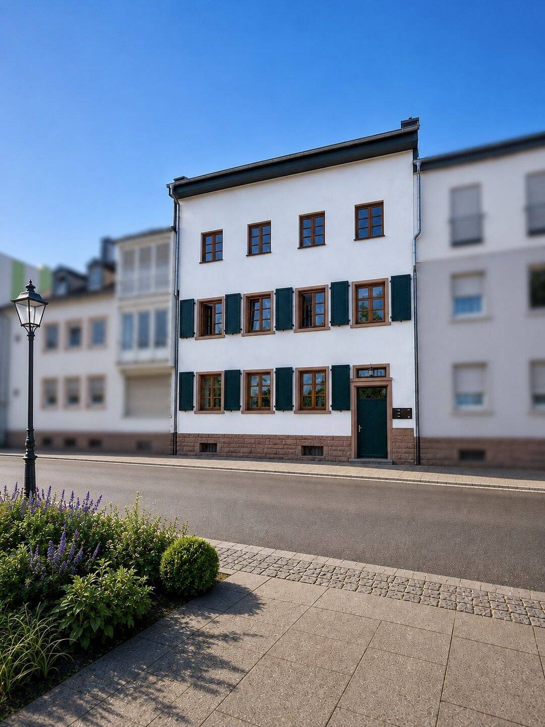 Kernsaniertes, hochwertiges Mehrfamilienhaus mit Garten in exponierter Lage!, 54290 Trier (Innenstadt Trier-Süd)