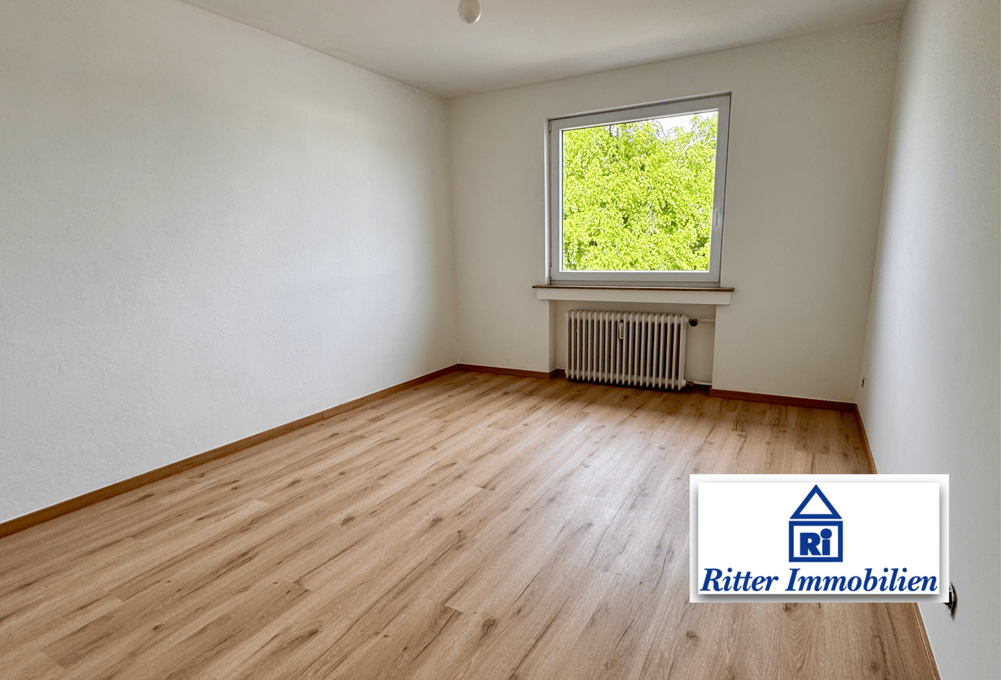 Ritter Immobilien e.K.: Attraktive 2-Zimmer-Eigentumswohnung – frisch renoviert & bezugsfrei!, 52222 Stolberg (Rhld.)