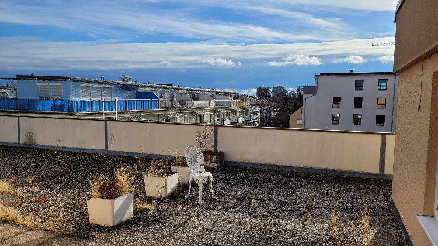 200 qm Dachterrassen Whg: 1 Zi 20 qm in 3er Berufstätigen-WG nähe Schwabing, 80809 München (Milbertshofen-Am Hart Neuhausen-Nymphenburg Schwabing-West)