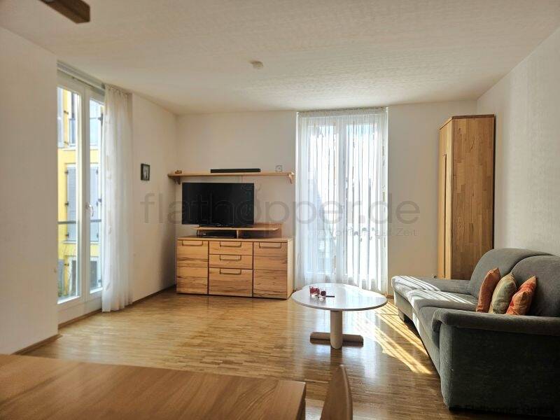 Möblierte 4-Zimmer-Wohnung mit Aufzug und Balkon in München – Riem, 81829 München (Berg am Laim Trudering-Riem)