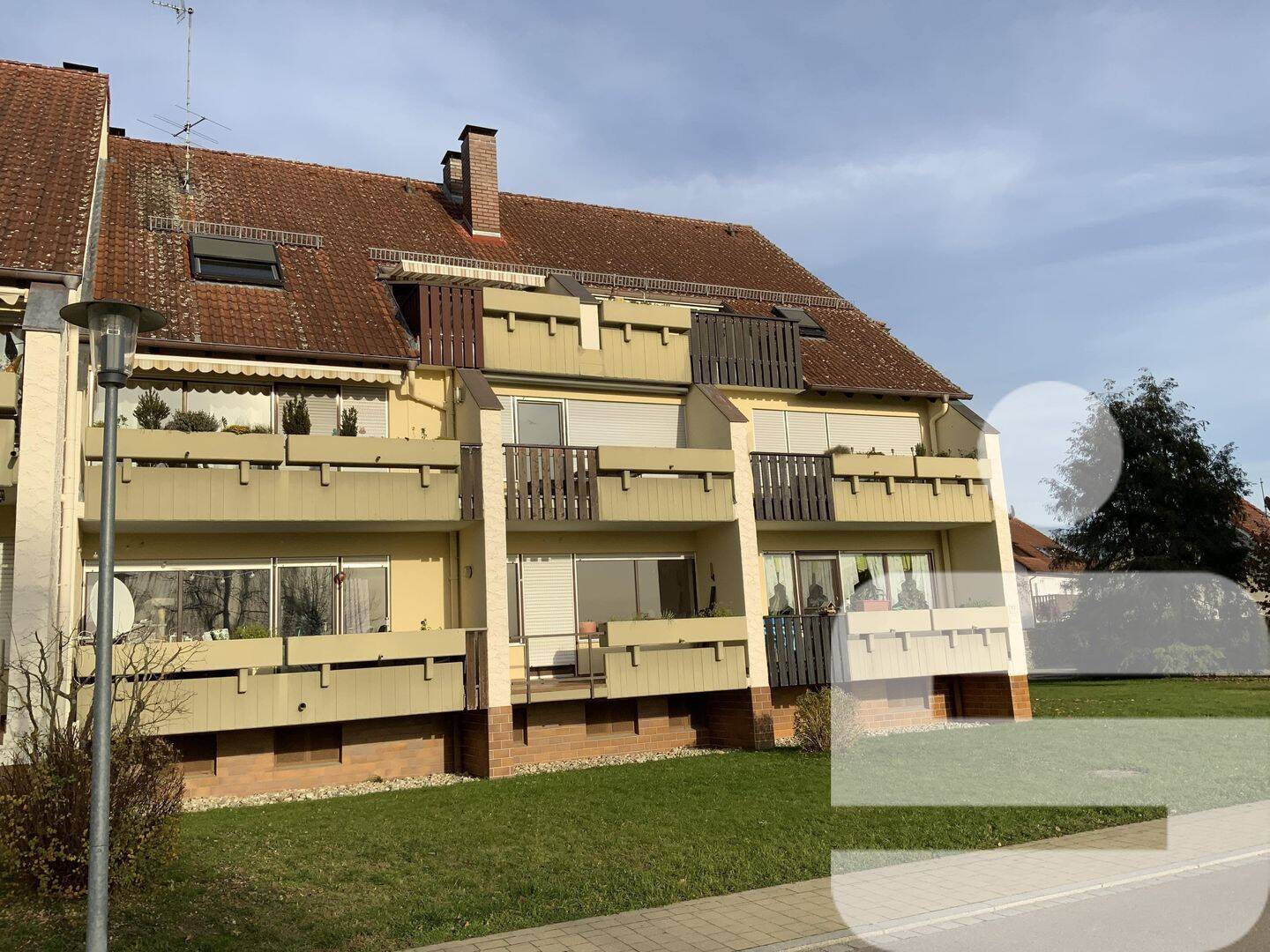 Toller Seeblick*Moderne Wohnung mit Dachterrasse + Garage, 91735 Muhr a. See (Muhr)