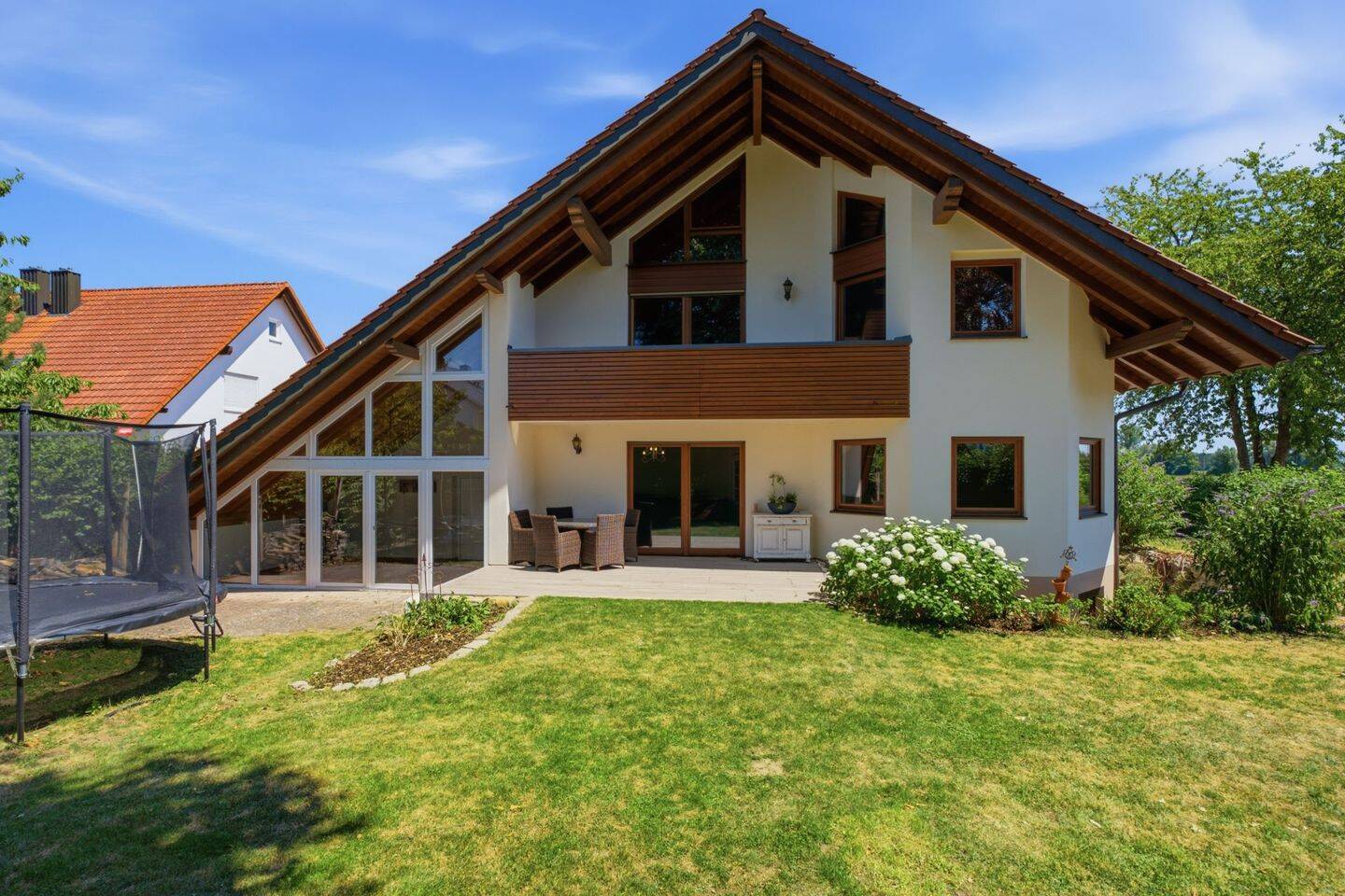Großzügiges Einfamilienhaus im zeitlosen Landhausstil – gepflegt, hochwertig und vielseitig, 89257 Illertissen