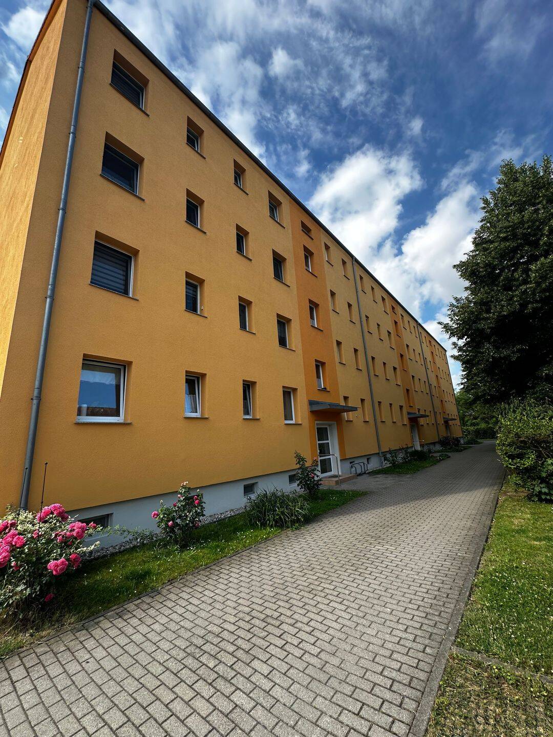 +++ Renovierungsbedürftige 3 Raumwohnung im ruhigen Teil von WSF +++, 6667 Weißenfels