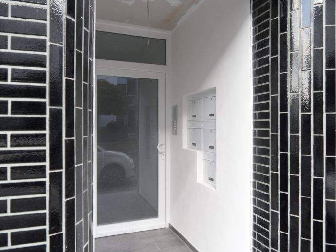 Köln-Sürth (Rheinnähe); helle, renovierte Dreizimmerwohnung mit großer Terrasse; WG geeignet, 50999 Köln (Rodenkirchen Hahnwald Sürth Weiß)