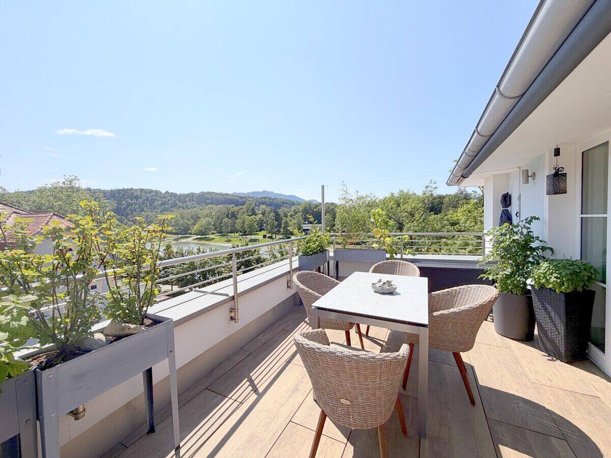 Überwältigende neue Penthouse-Wohnung direkt an der Isar und der Altstadt im kernansierten Altbau, 83646 Bad Tölz