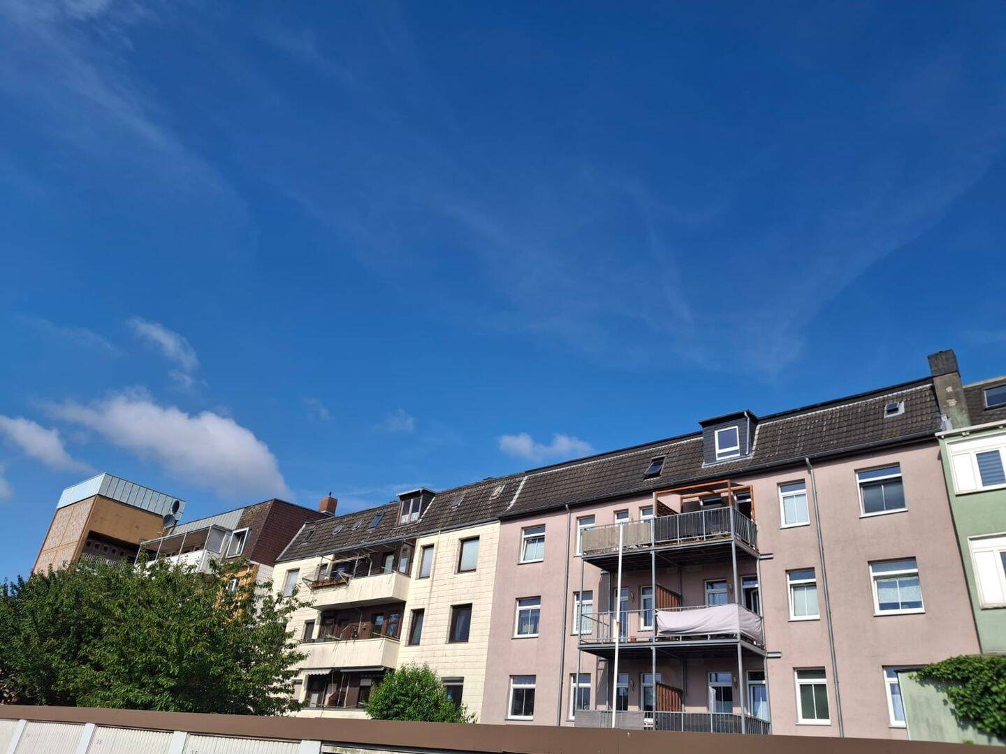 3 Zimmerwohntraum mit Einbauküche im 3.OG mit Balkon zu vermieten saniert mit Wärmepumpe, 27576 Bremerhaven (Lehe Mitte)