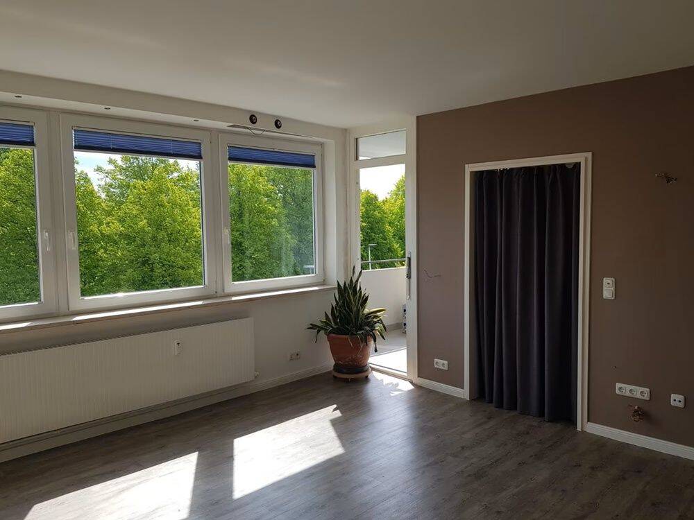 Bezugsfreie 1,5-Zimmer-Eigentumswohnung mit Balkon in Kronshagen, 24119 Kronshagen