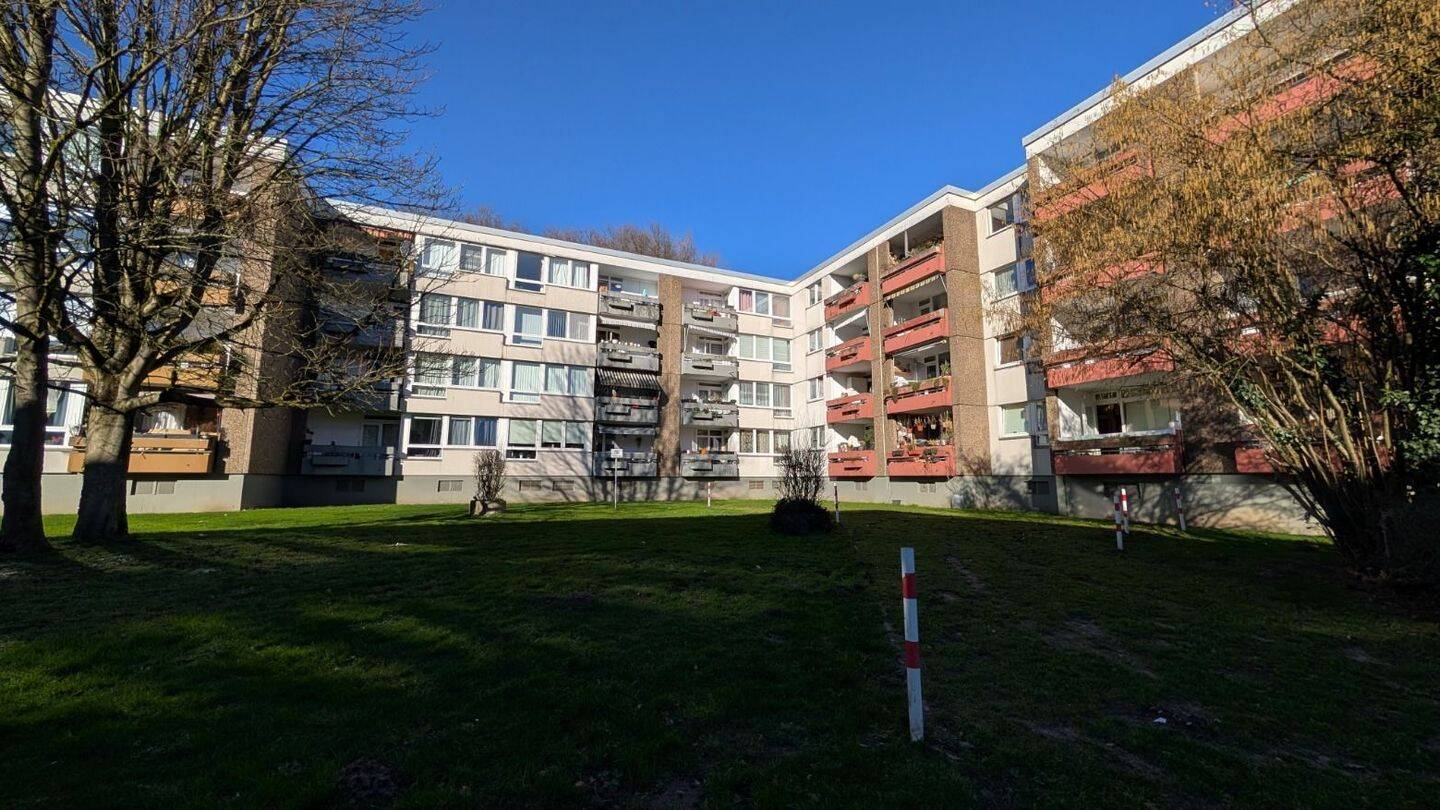 HIER WIRD GEWERKELT! Helle 3-Zimmer-Wohnung mit 2 Balkonen und Gäste WC!, 40699 Erkrath