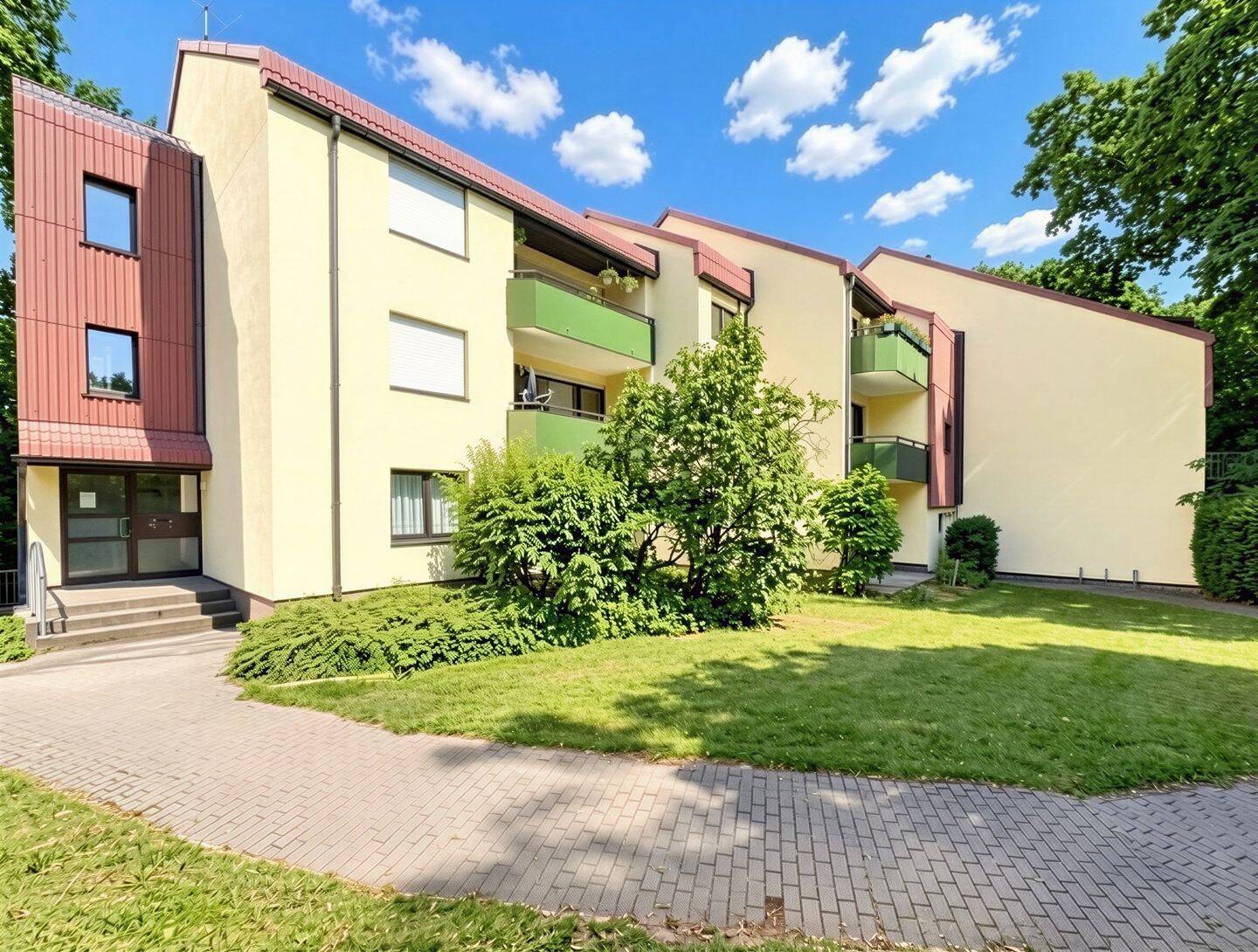 Für Singles oder Paare: 2-Zimmer-Wohnung mit großer Terrasse und TG-Stellplatz, 90768 Fürth