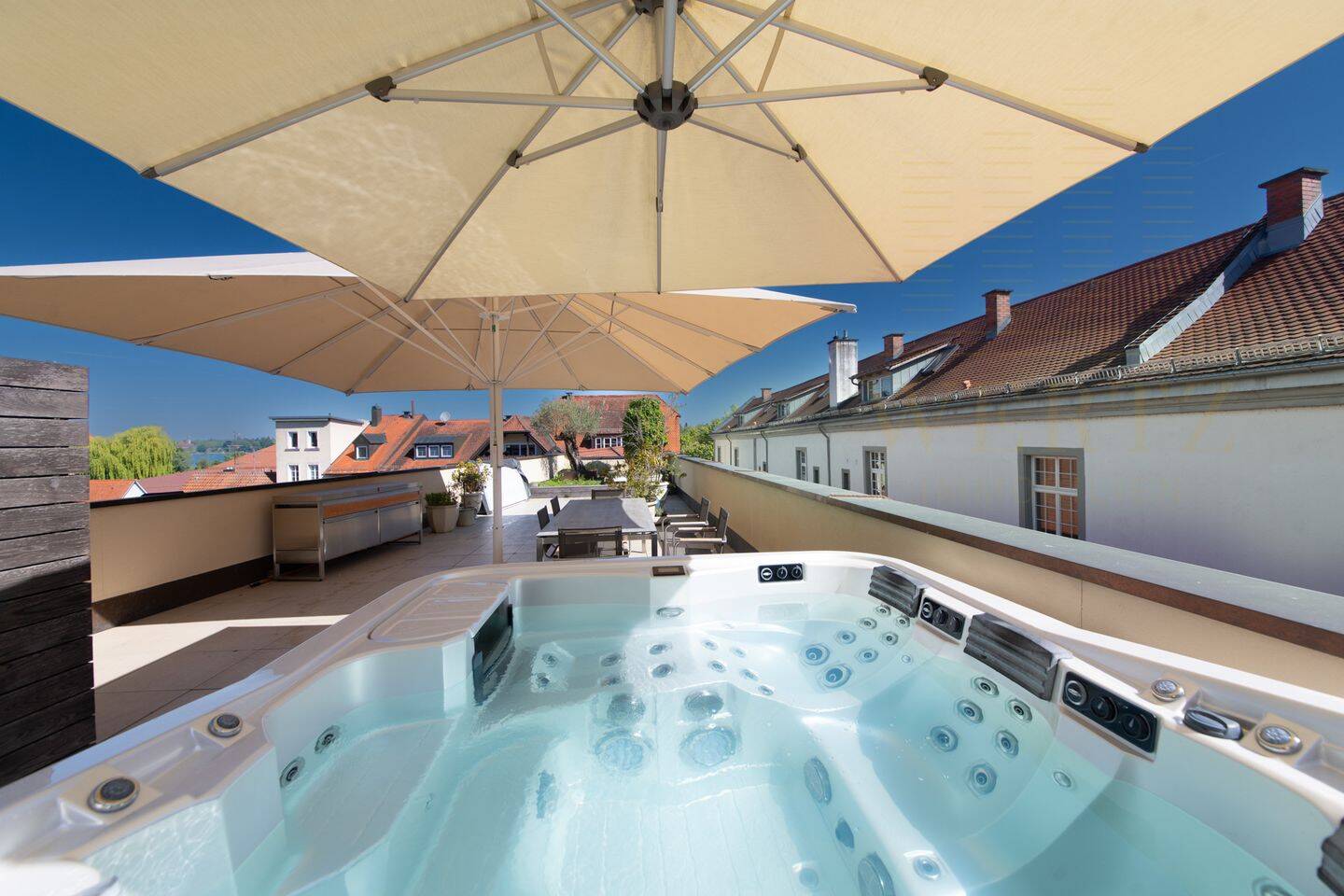 Inseljuwel mit Geschichte – Luxus-Penthouse im Herzen Lindaus, 88131 Lindau (Bodensee)