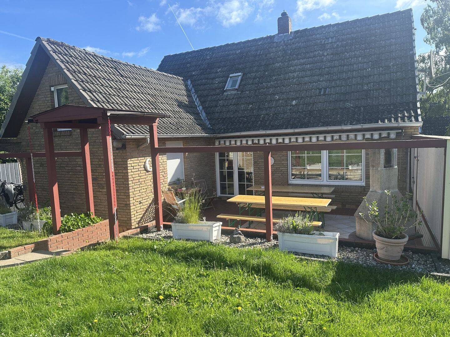 Bad Oldesloe: Älteres Einfamilienhaus mit großer Terrasse und Garage in ruhiger Wohnlage (A 3733), 23843 Bad Oldesloe
