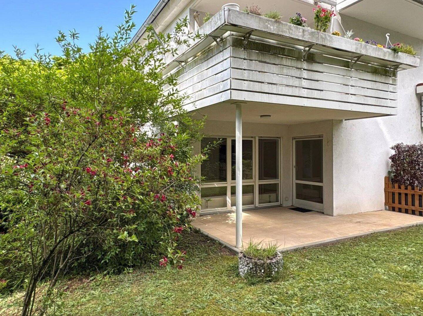 Freundliche 2-Zimmer-Wohnung in ausgezeichneter Lage mit Garten, 70374 Stuttgart (Bad Cannstatt Sommerrain)