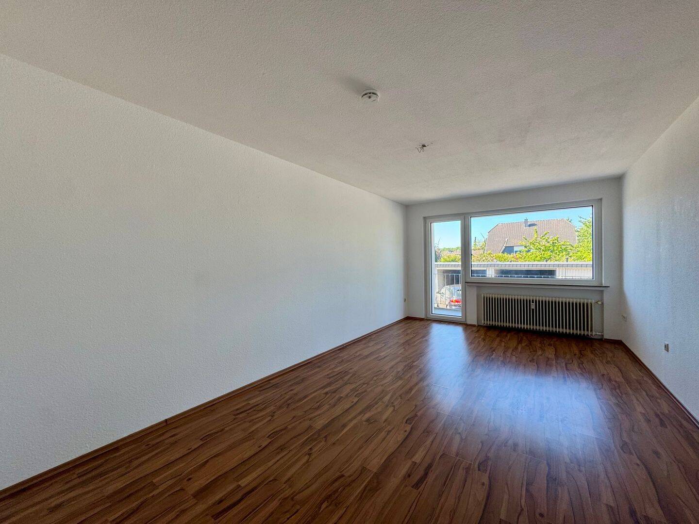 Gepflegte 3,5-Zimmer-Wohnung im Hochparterre mit Garage, 27574 Bremerhaven (Geestemünde Schiffdorferdamm Surheide)
