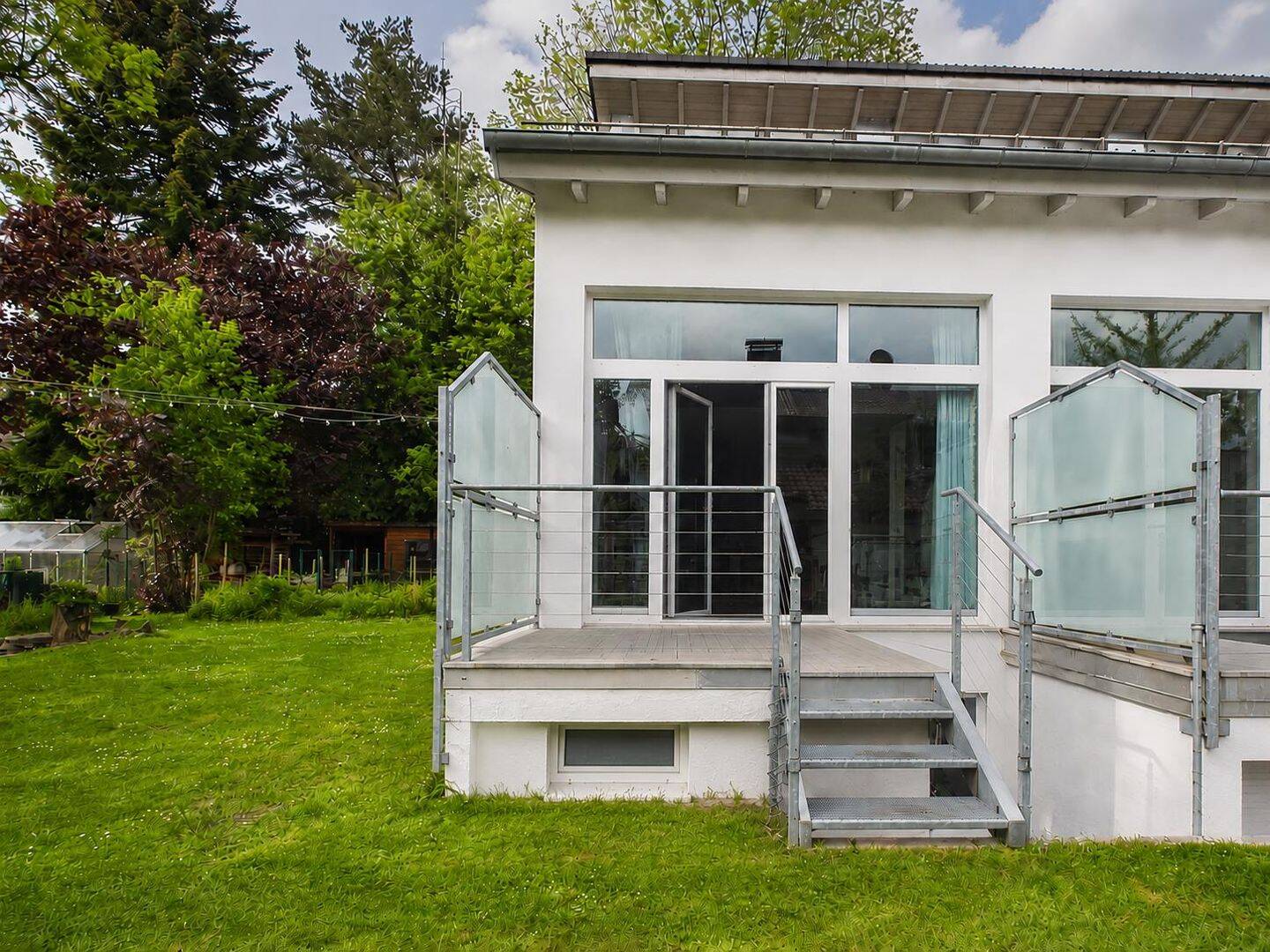 Stilvolles Reihenendhaus mit offener Galerie und sonnigem Garten, 82284 Grafrath