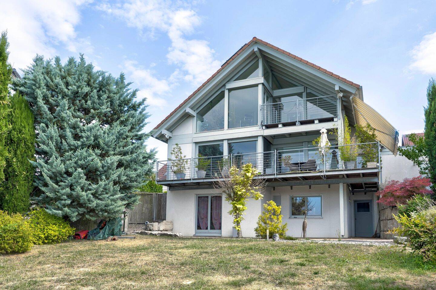 Lichtdurchflutetes Einfamilienhaus mit Galerie, Rheintalblick und nachhaltigem Energiekonzept, 79415 Bad Bellingen