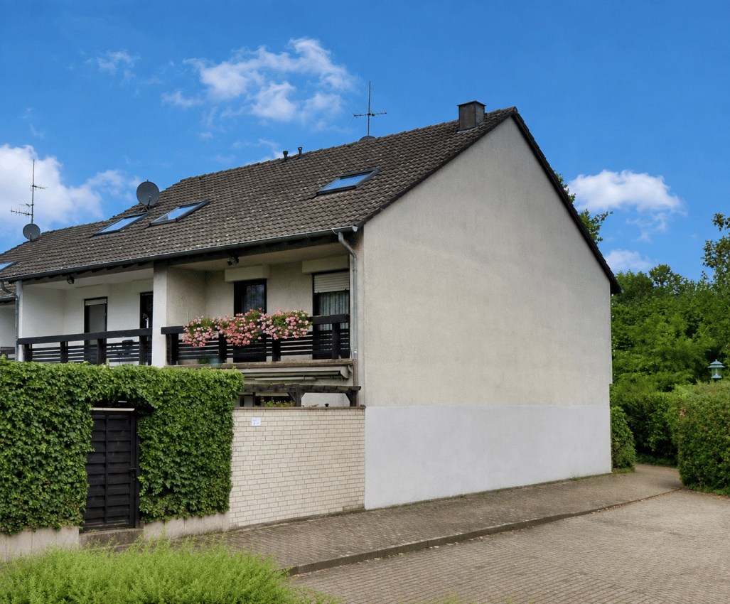 Familienfreundliches Reihenendhaus mit Garten, Terrasse und Balkon, 47228 Duisburg (Bergheim Friemersheim Hochemmerich Winkelhausen)