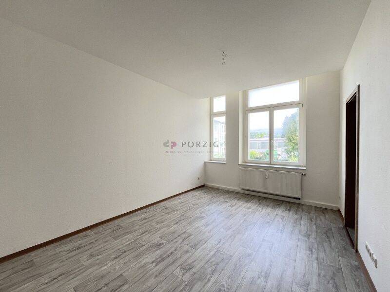 Ideal für Singles: Helle Wohnung in zentraler Lage, 9212 Limbach-Oberfrohna
