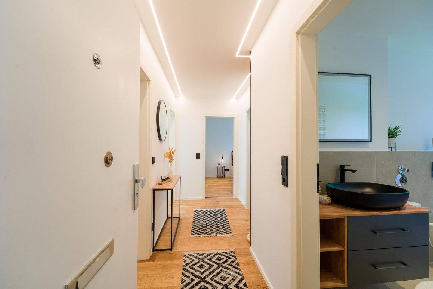 Erstbezug nach hochwertiger Sanierung – moderne 3-Zimmer-Wohnung mit Südbalkon, 30455 Hannover