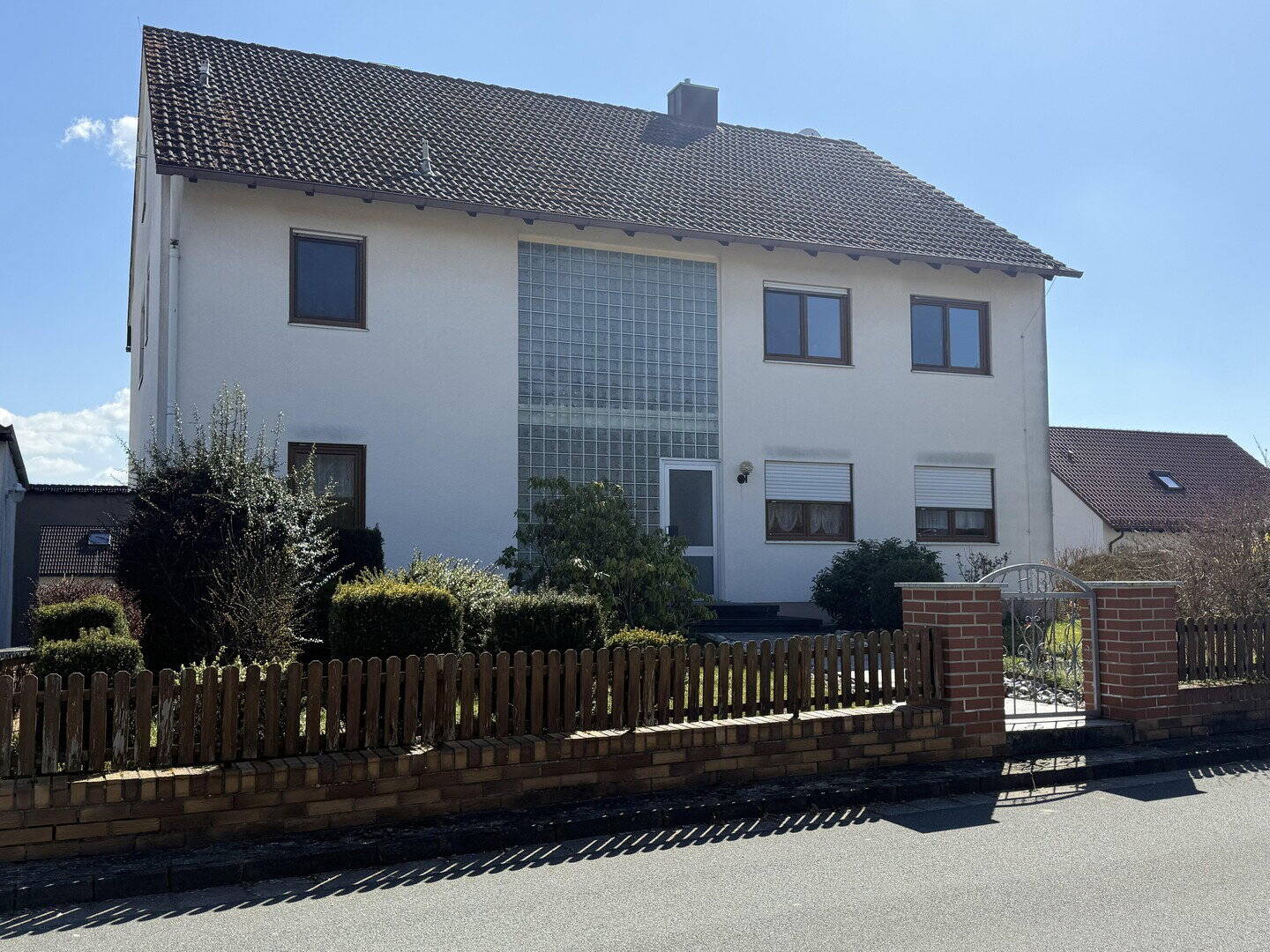 Großzügiges 2-/3- Familienhaus in ruhiger Lage mit flexiblen Nutzungsmöglichkeiten, 91486 Uehlfeld