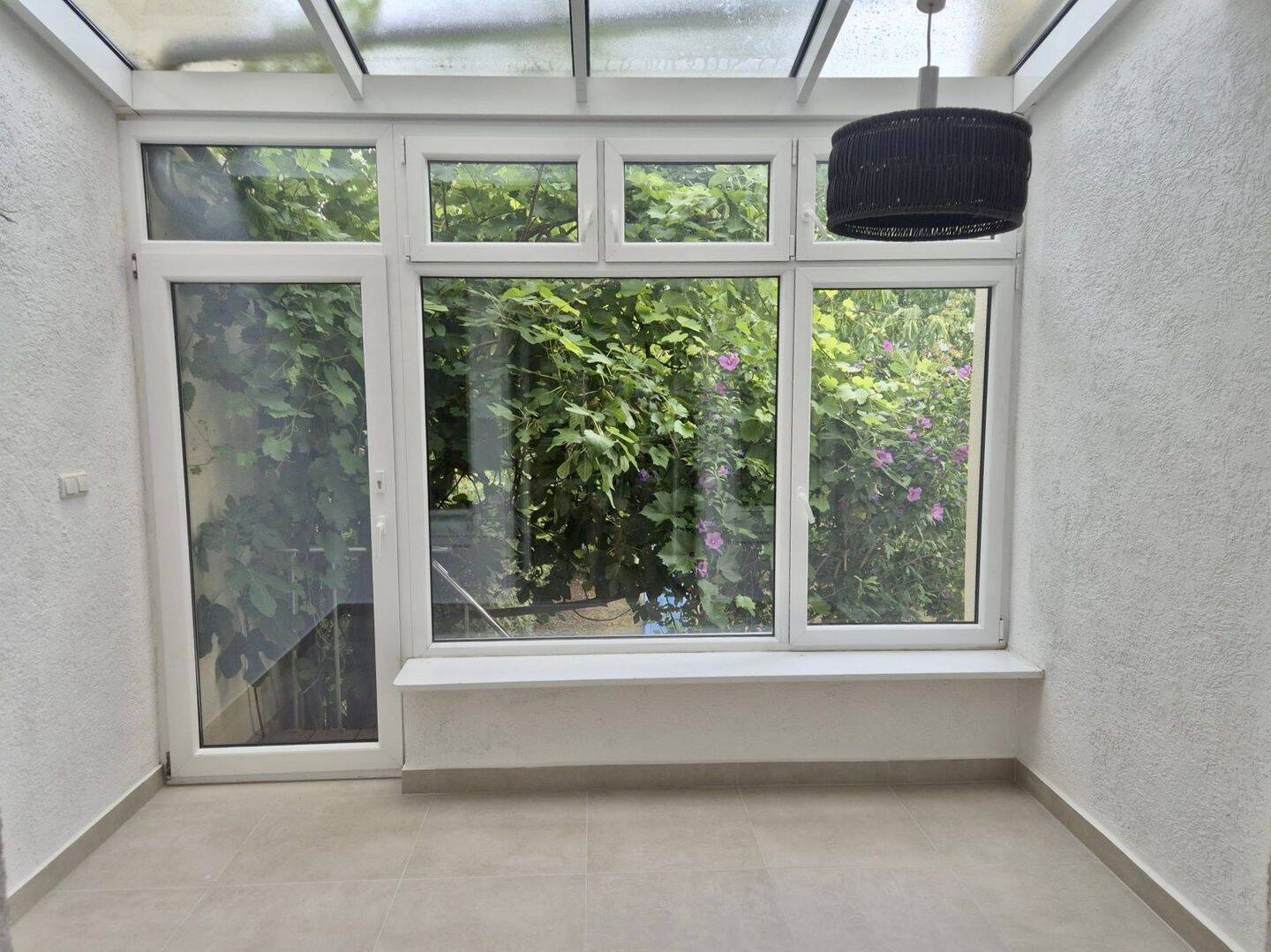 Erdgeschosswohnung mit Wintergarten und Garten in Frankfurt-Ginnheim, 60431 Frankfurt am Main
