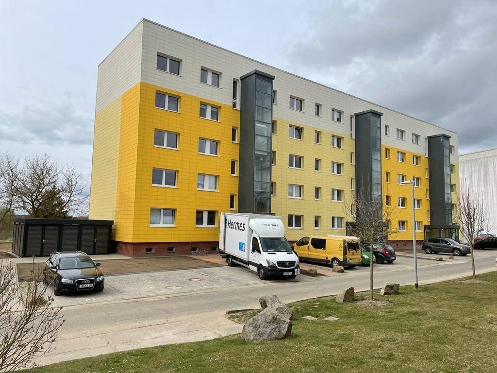 Komplett modernisierte 4-Raum-Wohnung, 17094 Cölpin