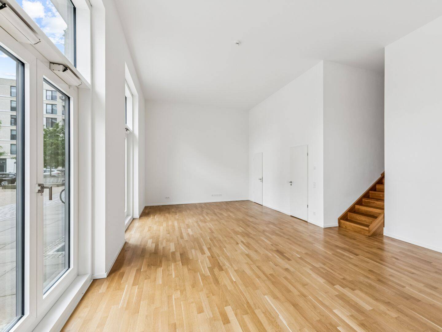 Wohnen auf 2 Ebenen mit großzügigem Raum mit extra hohen Decken, 10557 Berlin (Mitte Hansaviertel Moabit Tiergarten)