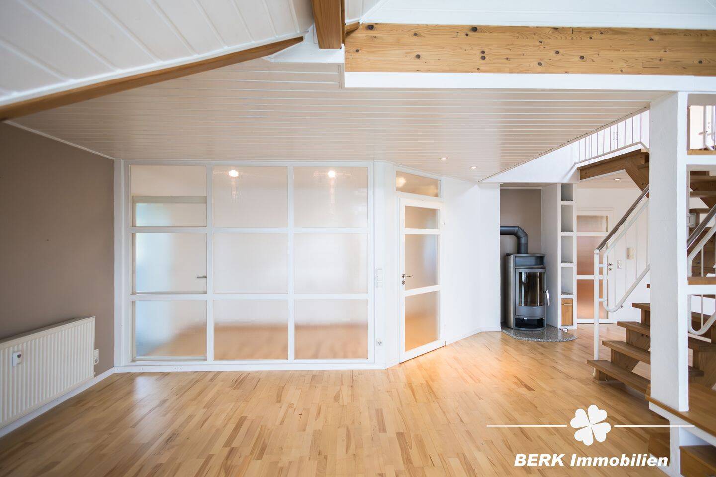 BERK Immobilien – Großzügiges Wohnen auf zwei Ebenen: 5-Zimmer-Maisonette in Radheim, 64850 Schaafheim