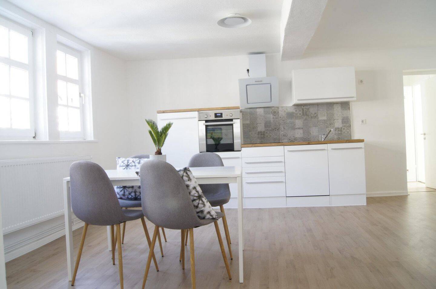 Stilvolle 2,5-Zimmer-Wohnung im Altbau – möbliert & gemütlich, 37269 Eschwege