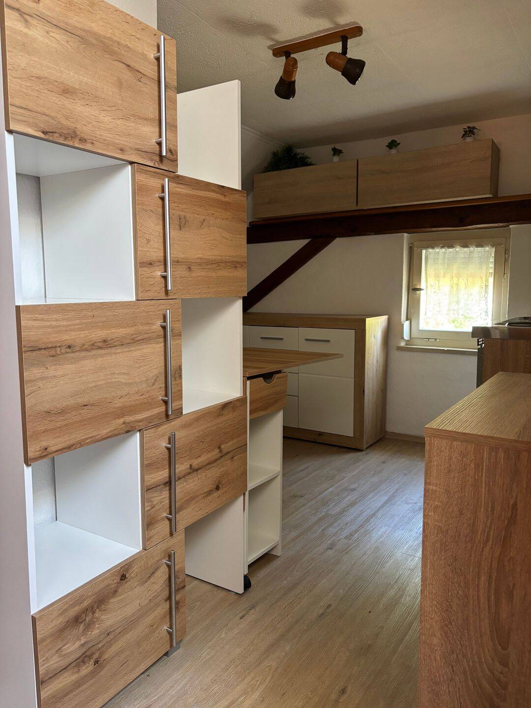Möbliertes DG-Zimmer im schönen Allach