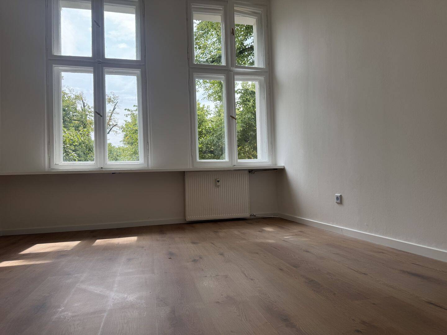 Elegante 5-Zimmer-Altbauwohnung am Wröhmännerpark mit Stuck, Balkon und zwei Bädern., 13585 Berlin (Spandau Falkenhagener Feld Hakenfelde)