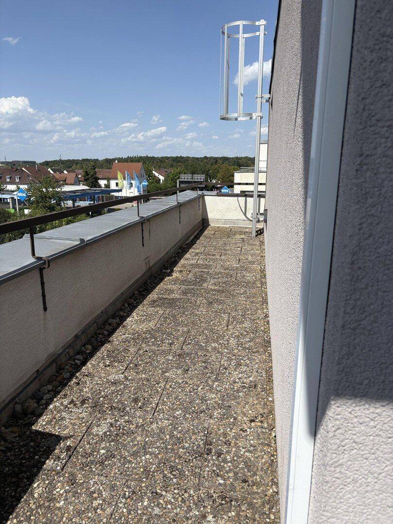 Schöne 2-Zimmer Penthousewohnung (nach Sanierung) in Neckarsulm-Neuberg, 74172 Neckarsulm