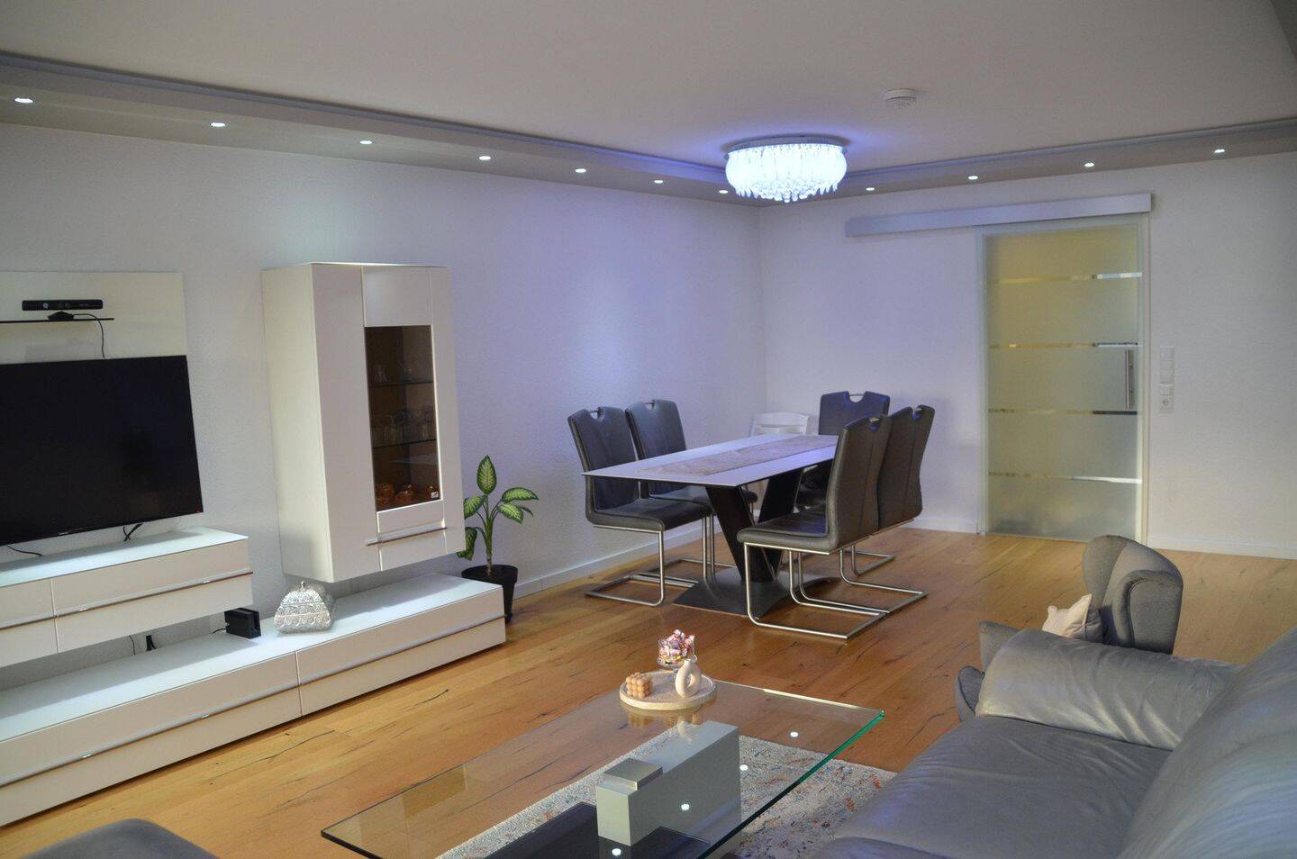 Provisionsfrei: Großzügige 4-Zimmer-Wohnung mit Balkon & Stellplatz in Neu-Ulm-Ludwigsfeld, 89231 Neu-Ulm