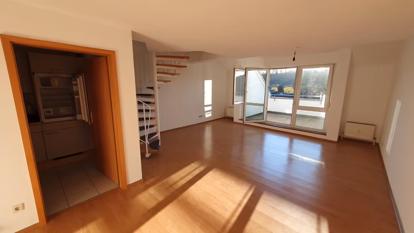 Helle 2-Zimmer-Maisonette mit Loggia, TG-Stellplatz und Keller, 74348 Lauffen am Neckar