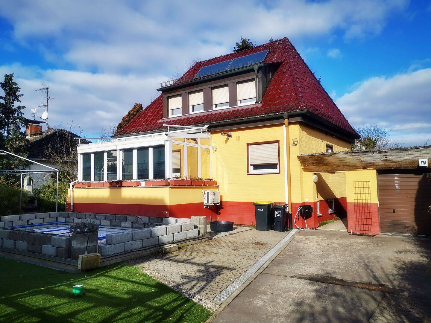 Einfamilienhaus in Berlin-Rudow (bezugsfrei) – 4 Zi. ca. 109 m² Wohnfläche plus ca. 56 m² Souterrain, 12357 Berlin (Neukölln Buckow Rudow)