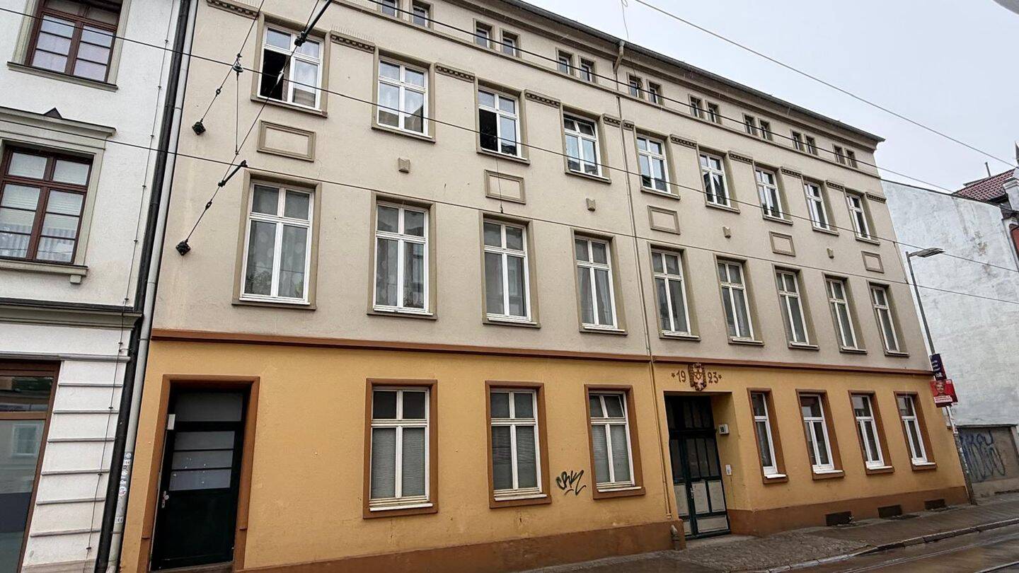4 Zimmer-Wohnung in der Feldstadt mit Balkon und Holzfußboden zu mieten!, 19053 Schwerin