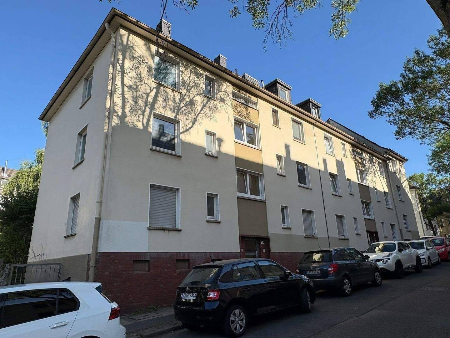 Gemütlich & grün: Helle 2-Zimmer-Wohnung mit Tageslichtbad in Essen-Holsterhausen, 45147 Essen (Frohnhausen Holsterhausen Rüttenscheid)