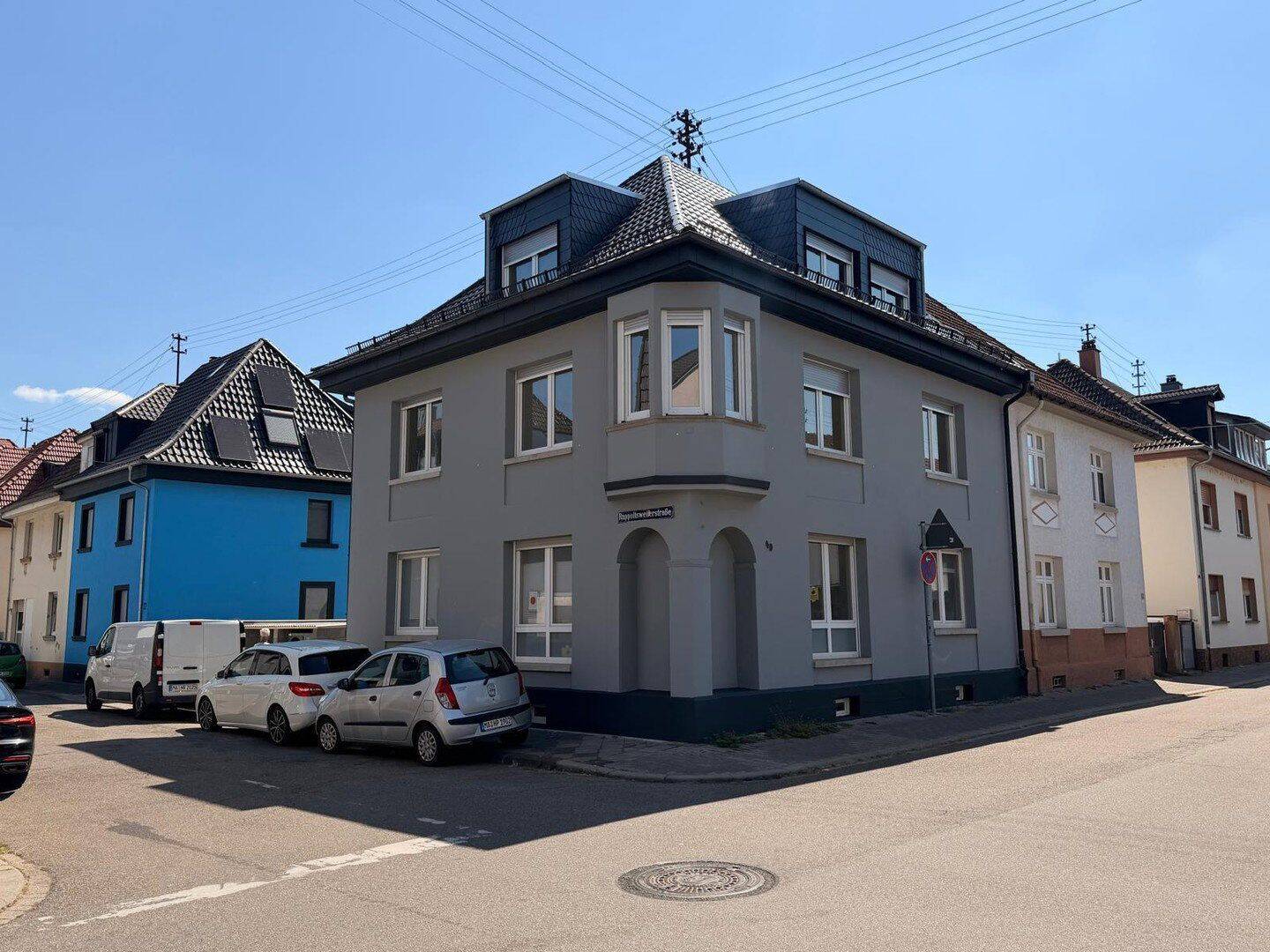Kernsanierte 90-m²-Wohnung mit großzügiger Terrasse in vollständig saniertem Mehrfamilienhaus, 69469 Weinheim