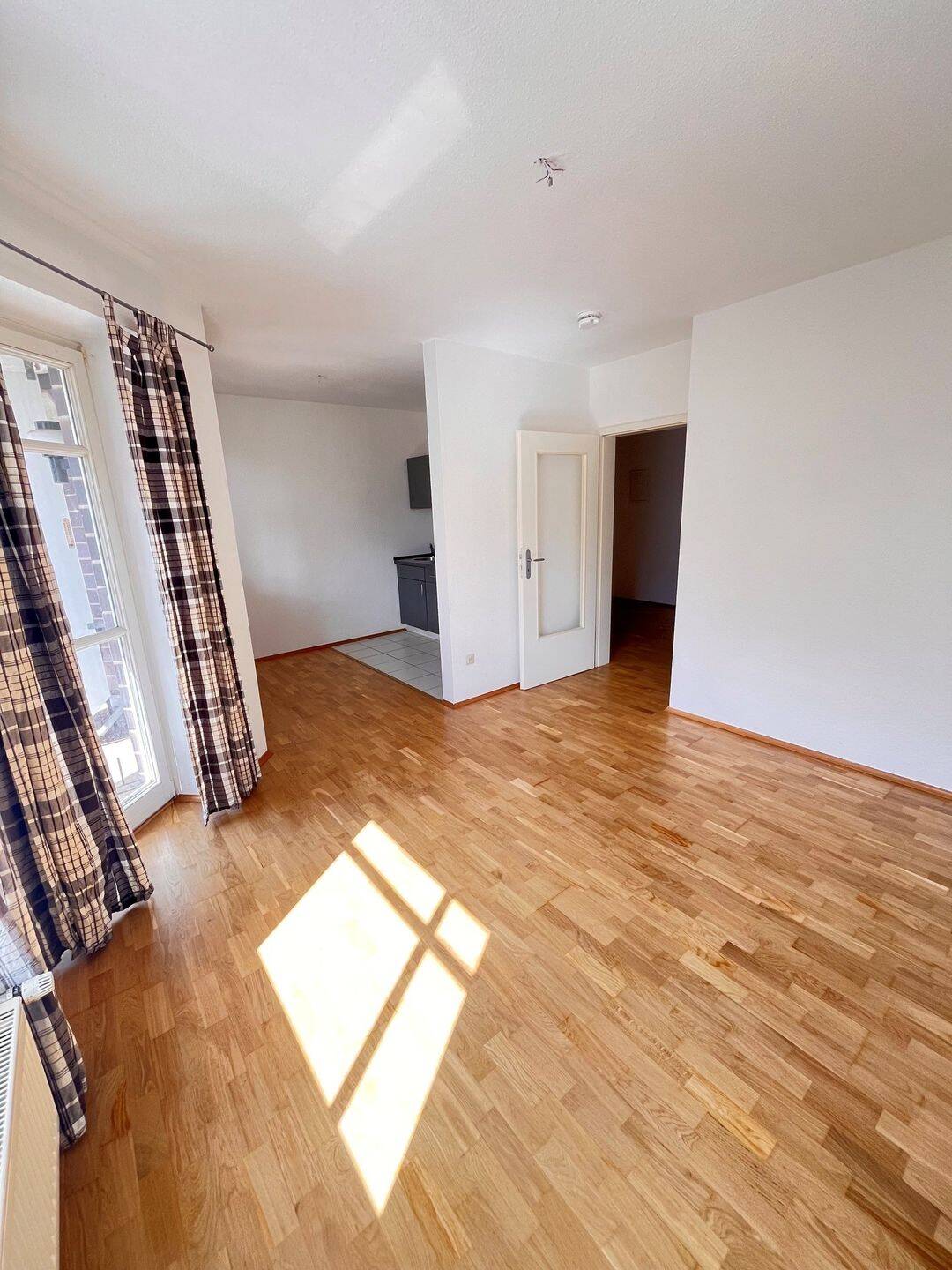 1-Zi-Wohnung in Barleben mit Balkon , Zur Residenz 2, 39179 Barleben