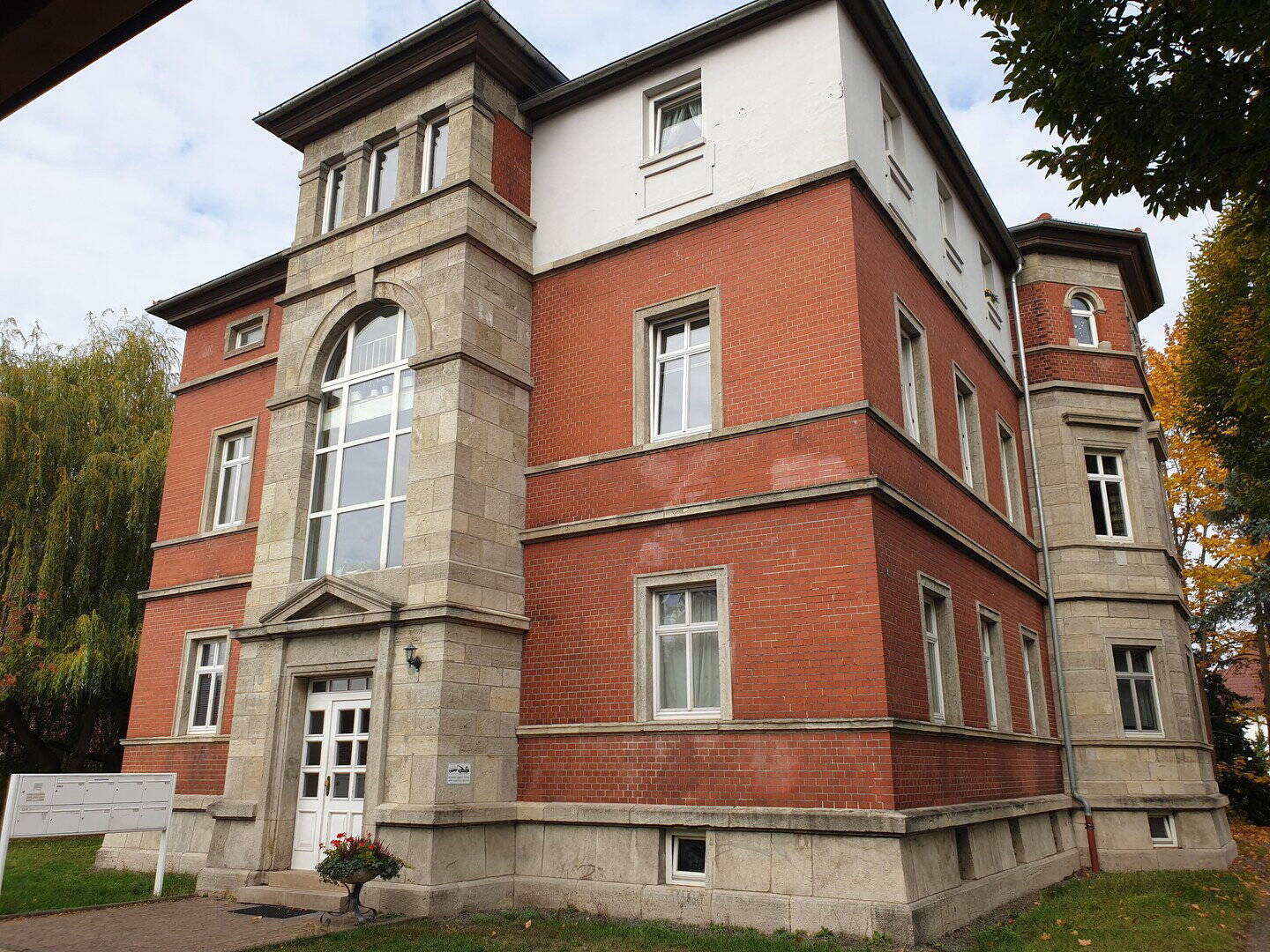 Charmante 2-Zi-Wohnung mit 2 Balkonen und Gartenzugang in Meiningen, 98617 Meiningen