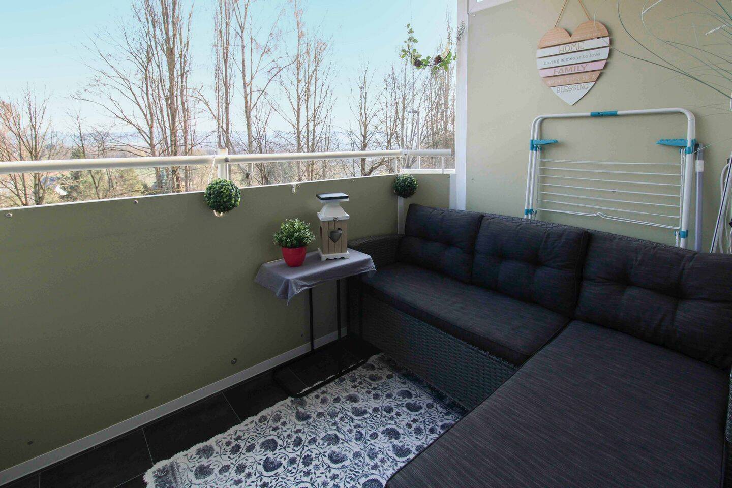 *BEZUGSFREI & MODERNISIERT* 3-Zi.-Wohnung mit Balkon und zwei Bädern im 1.OG, 9123 Chemnitz
