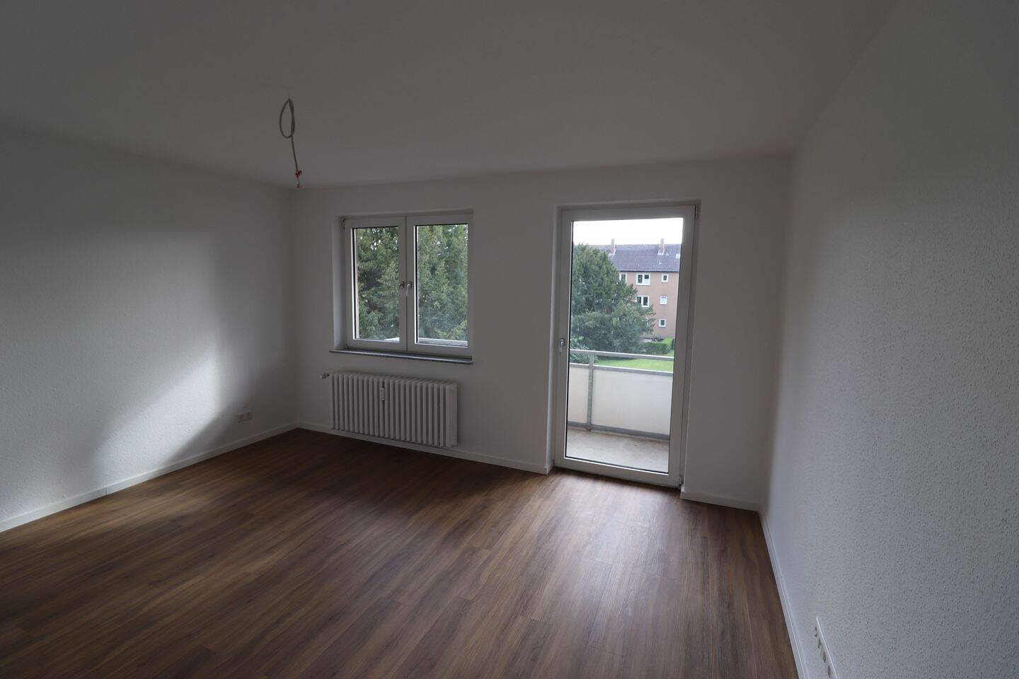 Ab 01.10. Ersteinzug nach Sanierung, 3,5-Zimmer Wohnung mit Balkon, Fernwärme in Parklage