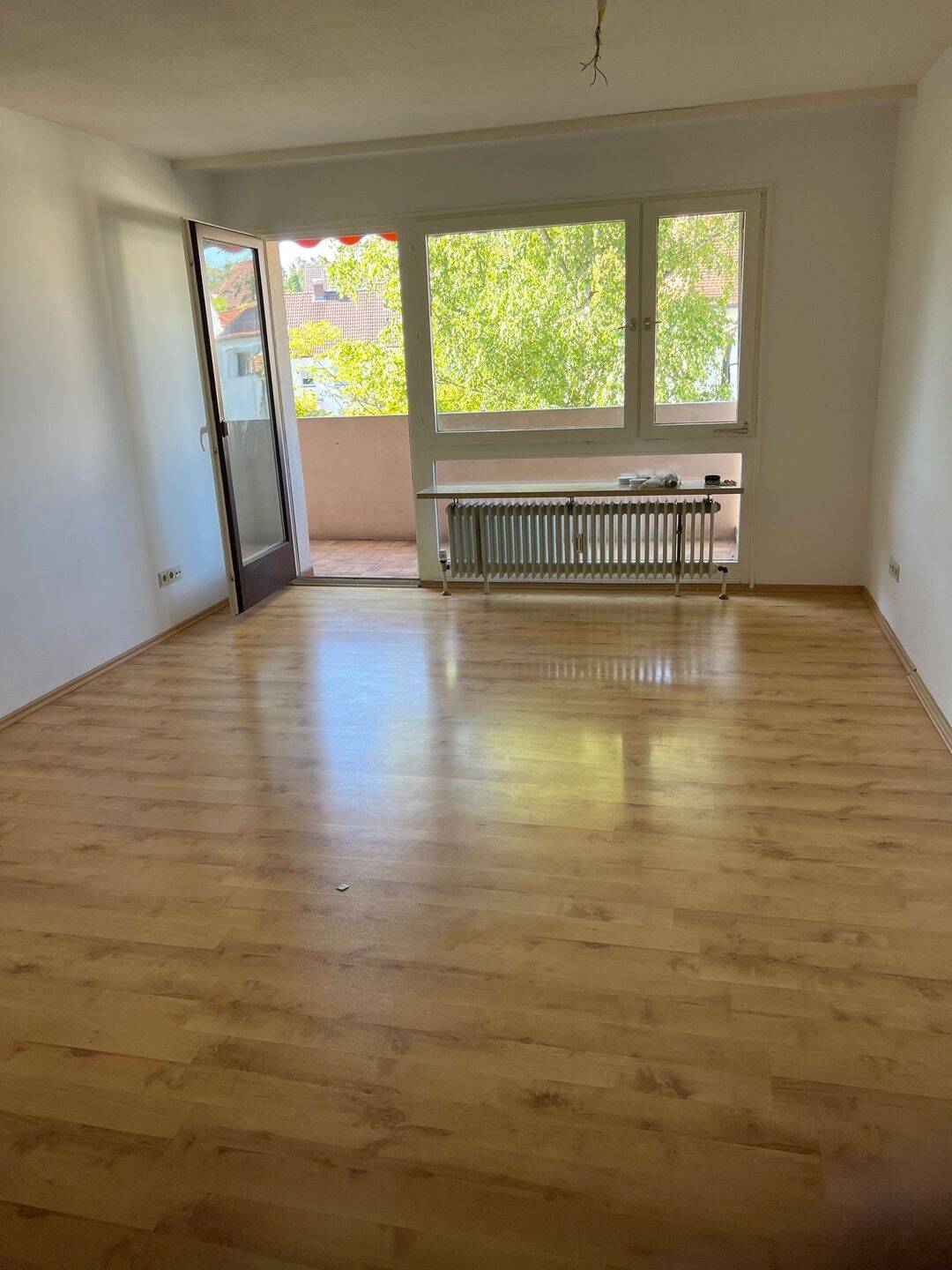 Helle 2-Zimmer-Wohnung mit Balkon in Zirndorf Weiherhof, 90513 Zirndorf