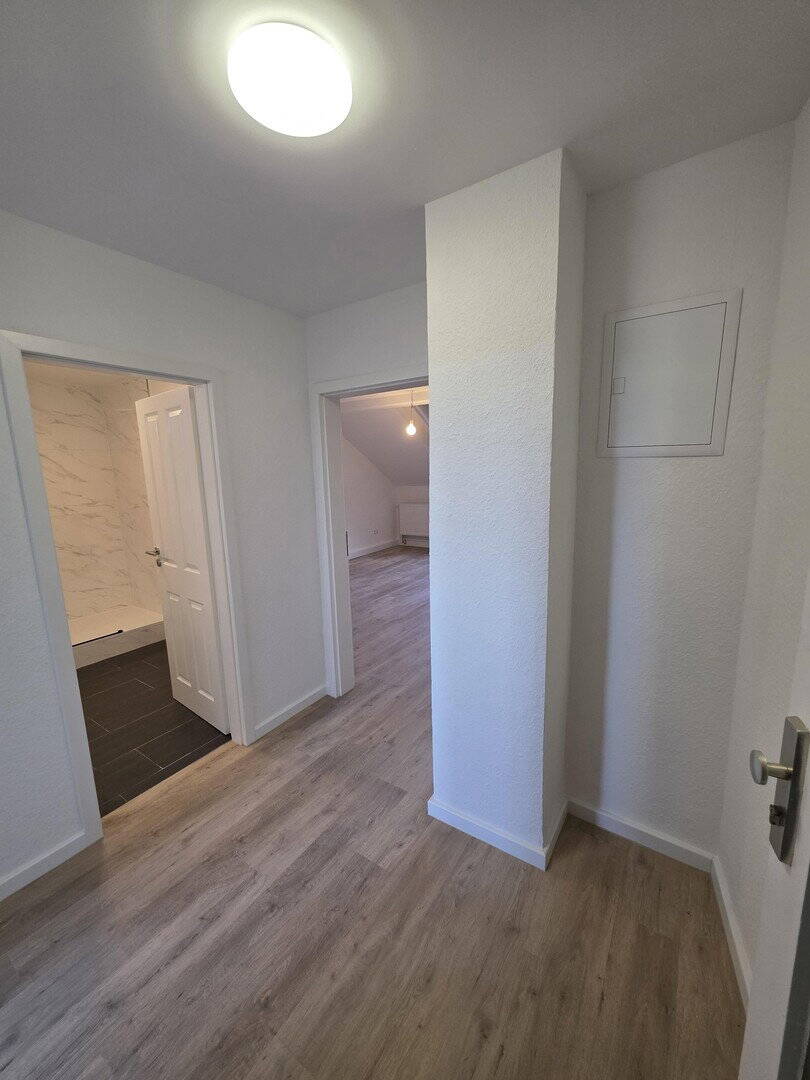 Sorfort frei !!! 2-Zi. ETW im Dachgeschoss – Top Lage !!!, 64293 Darmstadt (Darmstadt)